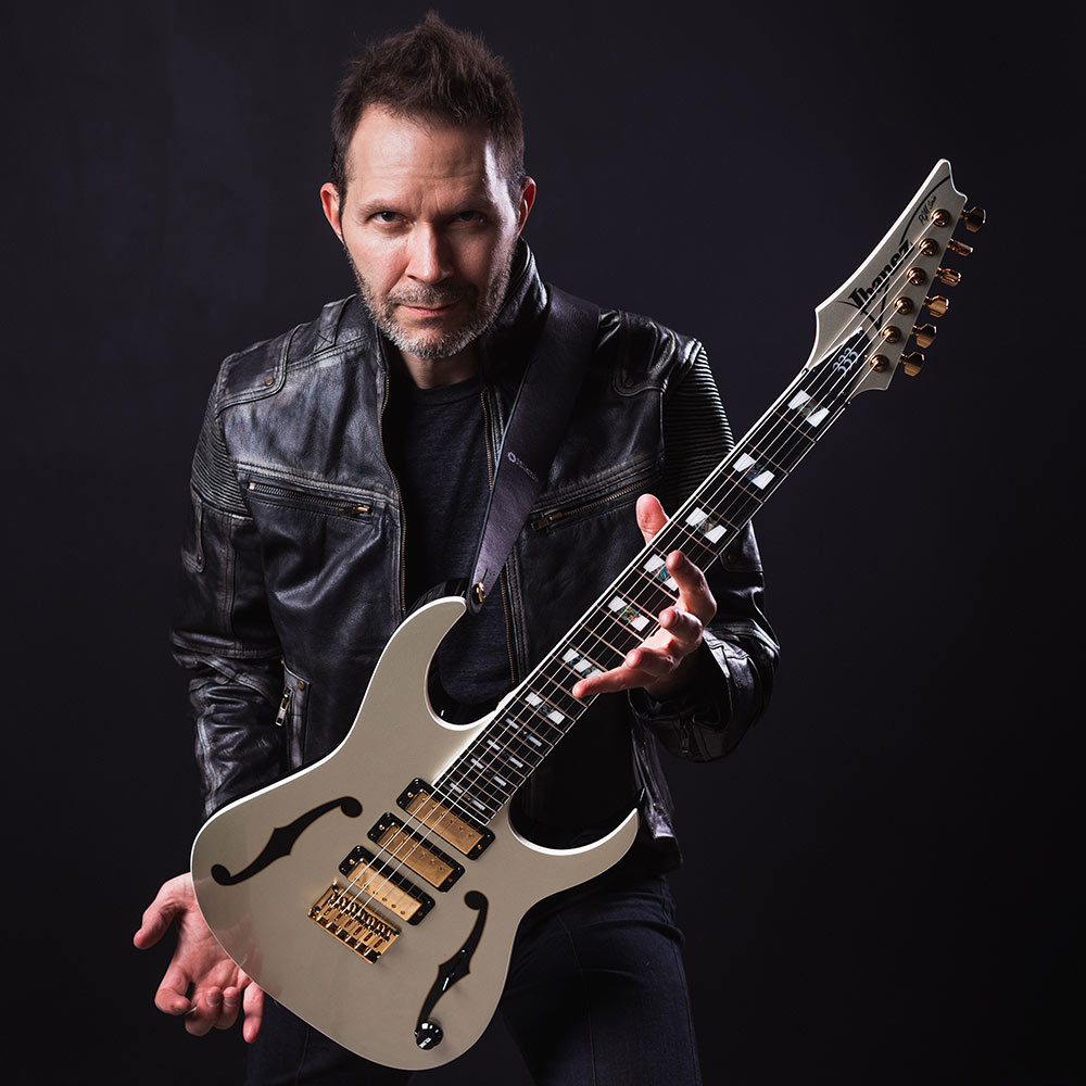 a main PaulGilbert